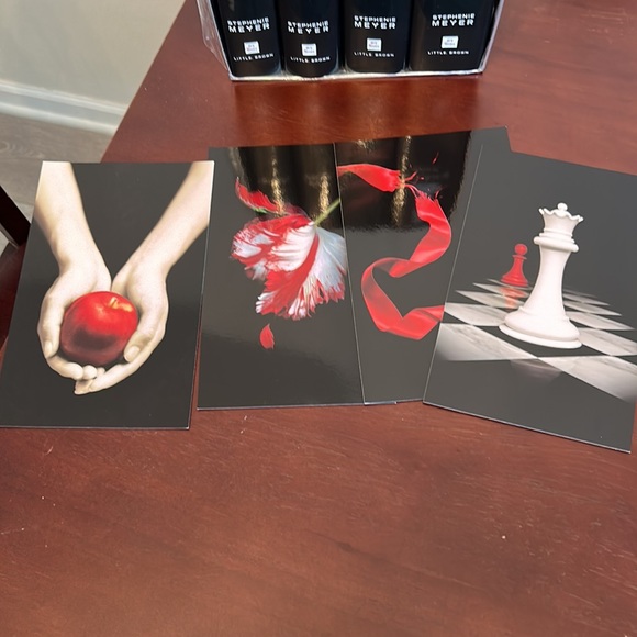 The Twilight Saga Collection 4 Books - Picture 3 of 12